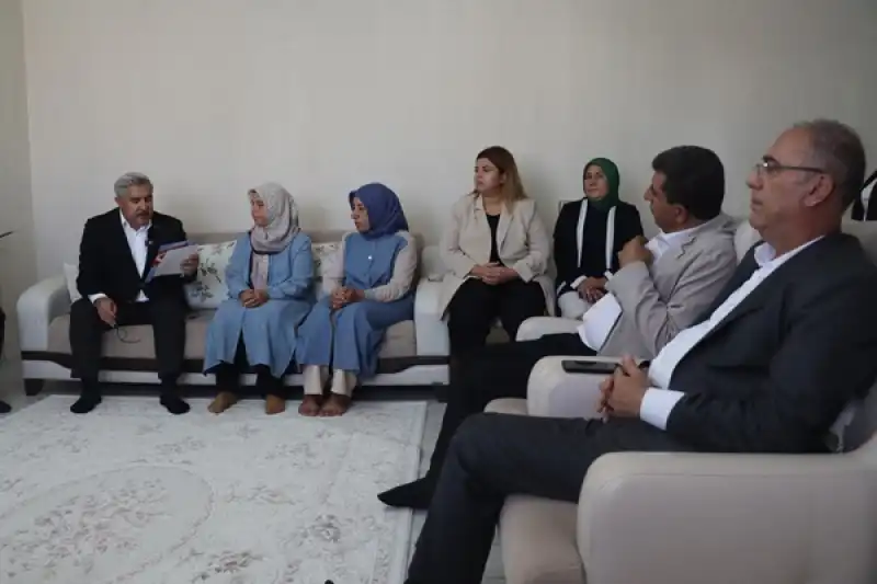 AK Parti Genel Başkan Yardımcısı Yayman, Hatay’da şehit Ailesini Ziyaret Etti