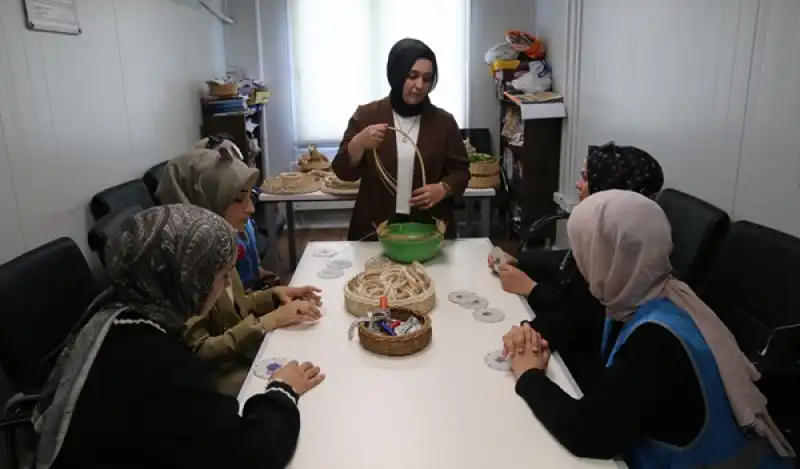 Hatay'da Depremzede Kadınlar 