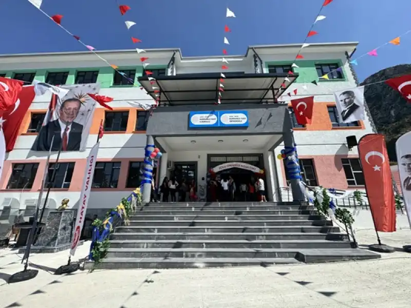 Hatay’da öğrenciler Ders Başı Yaptı