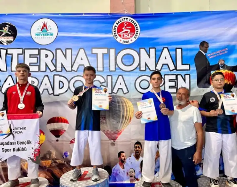 Antakya Belediyesi Karate Takımı’nın üstün Başarısı