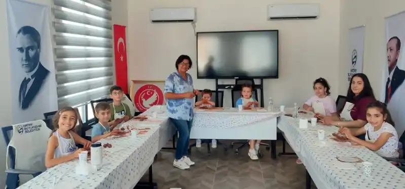 Sanatsever Minikler Çamurdan “Hayat Ağacı” Yaptı