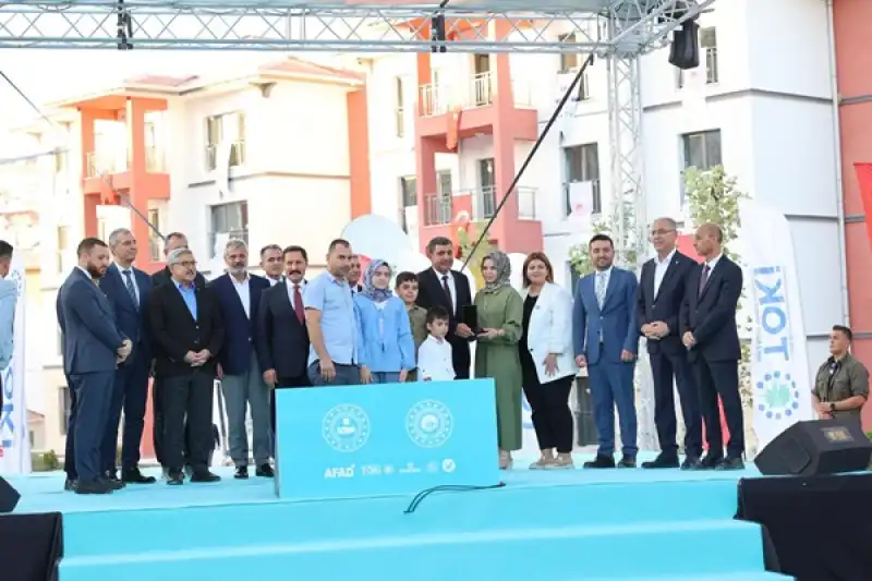 Başkan Yapar, Dikmece Toki Konutları Anahtar Teslim Töreni’ne Katıldı