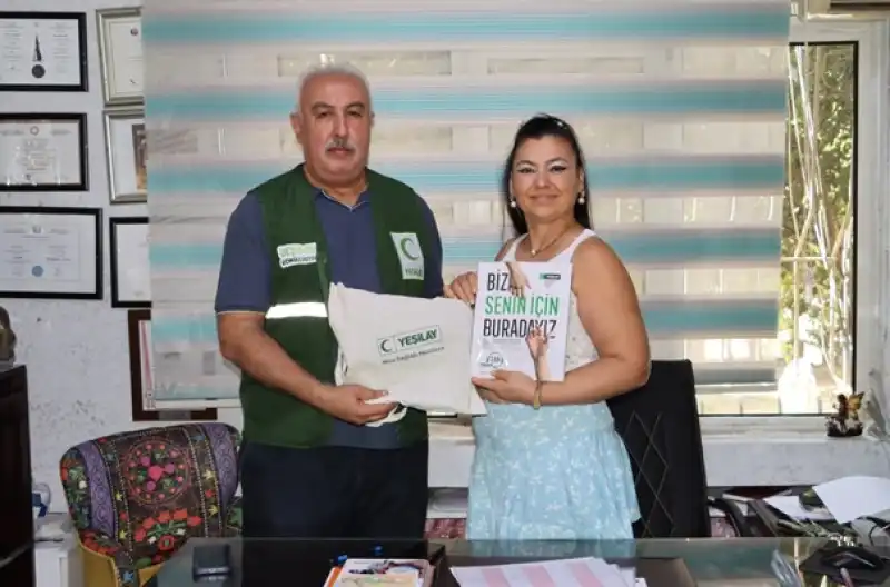 Yeşilay’dan Fatma Satar Müzik Resim Ve Bale Akademisi’ne Ziyaret