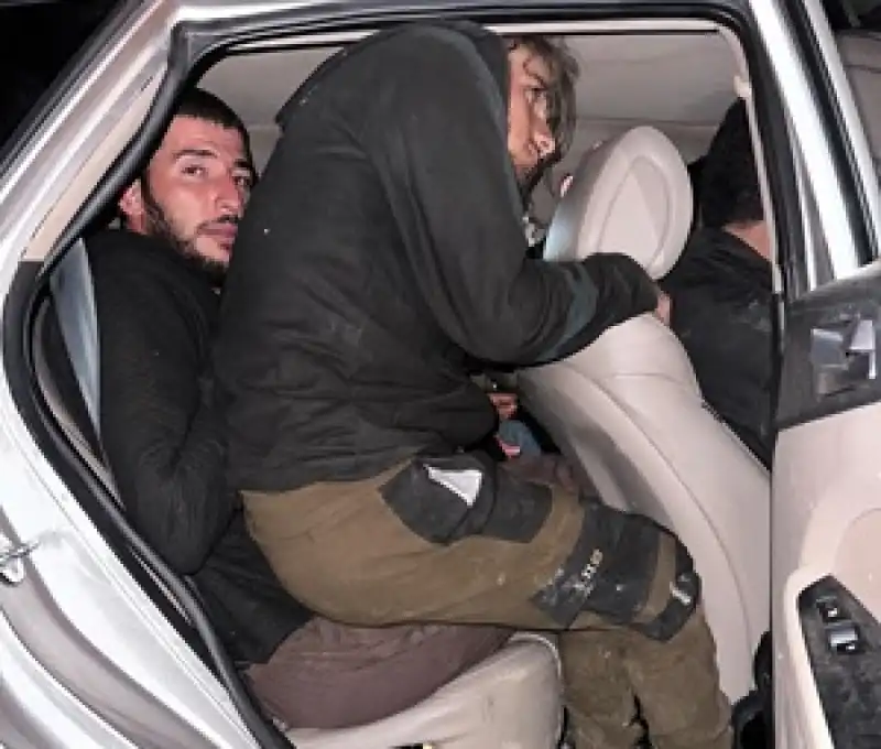 Hatay’da Göçmen Kaçakçılığı Operasyonu: 26 Göçmen Yakalandı, 3 Şüpheli Tutuklandı