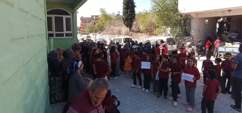 Karbeyaz Mahallesi'nde Taşımalı Eğitim Protestosu!