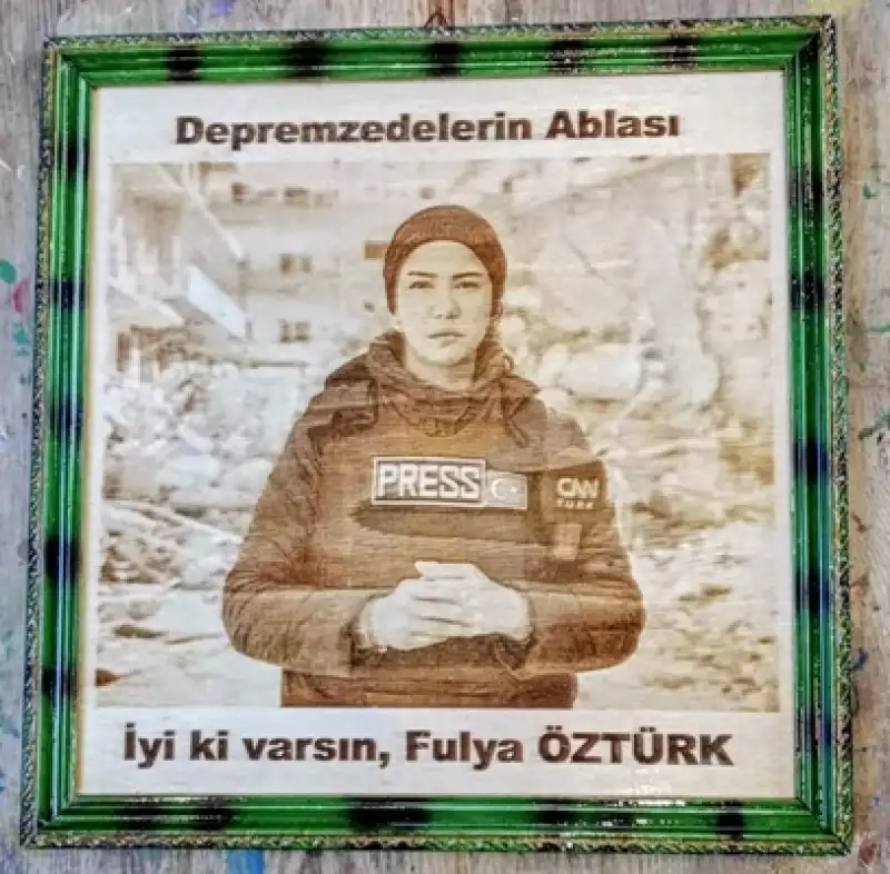 Depremzedelerin Ablasından Fulya Öztürk’e Anlamlı Hediye