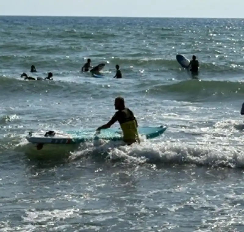 Hatay’da Çocukların Öncülüğünde Renkli Sörf Festivali