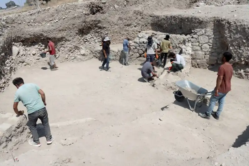 Hatay'da Antiocheia Antik Kenti'nin Ticari Hayatı Gün Yüzüne çıkarılıyor 