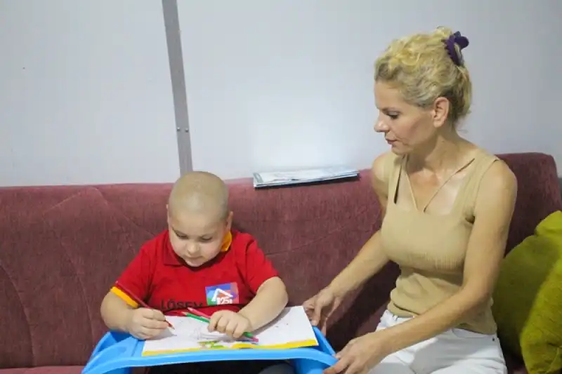 Kanserle Mücadeleyi Oğlunda Kazanan Anne Kendi Savaşında Da Galip Gelmek Istiyor