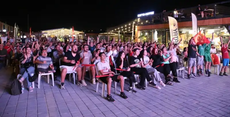 Türkiye-Almanya 2025 Avrupa Basketbol Şampiyonası Final Maçı Kurulan Dev Ekranlardan Izlendi.