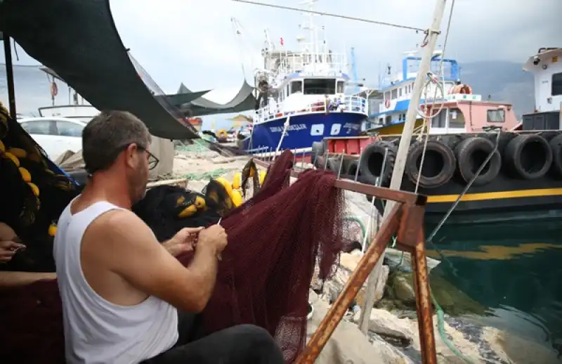 Akdenizli Balıkçılar Mavi Sularla Buluşmak Için Son Hazırlıklarını Yapıyor