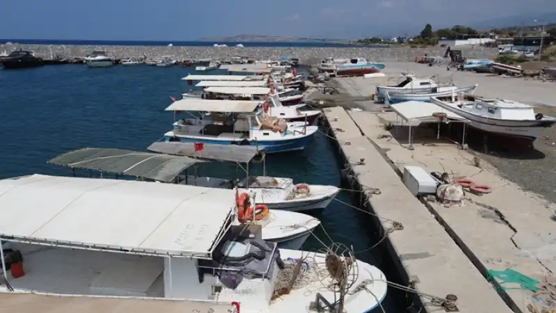 Akdenizli Balıkçılar Mavi Sularla Buluşmak Için Son Hazırlıklarını Yapıyor