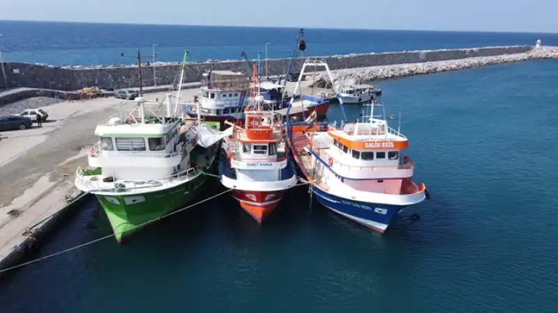 Akdenizli Balıkçılar Mavi Sularla Buluşmak Için Son Hazırlıklarını Yapıyor