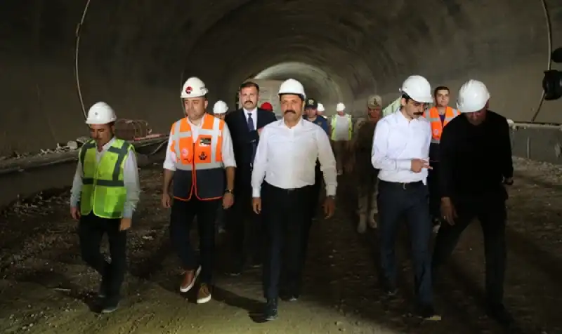 Hatay'da İskenderun-Topboğazı Otoyolu'nda çalışmalar Devam Ediyor 