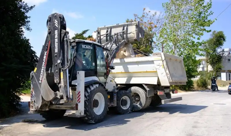 Defne Belediyesi Girilmedik Sokak Bırakmıyor
