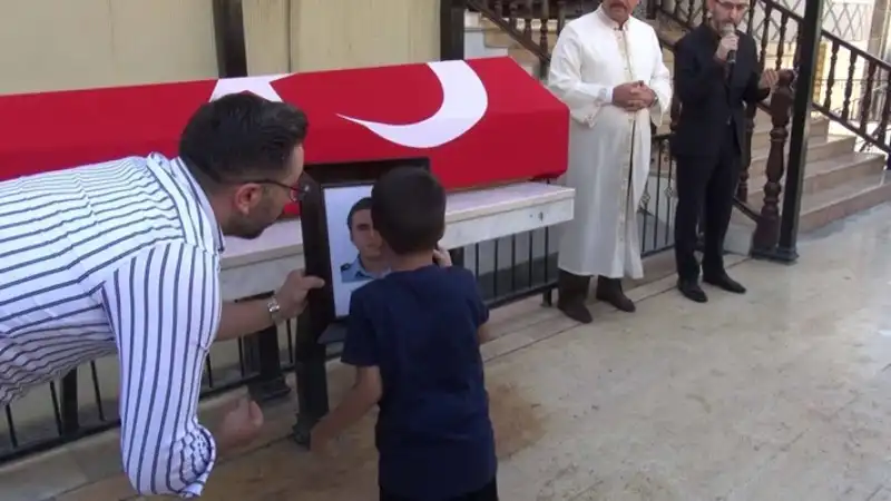 Kalp Krizi Geçiren Polis Memuru Son Yolculuğuna Uğurlandı 