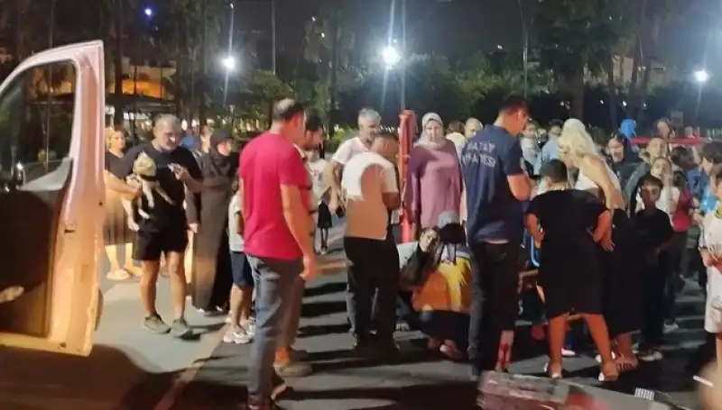 Oyun Parkında Korku Dolu Anlar: Ayağı Sıkışan Çocuk İtfaiye Tarafından Kurtarıldı