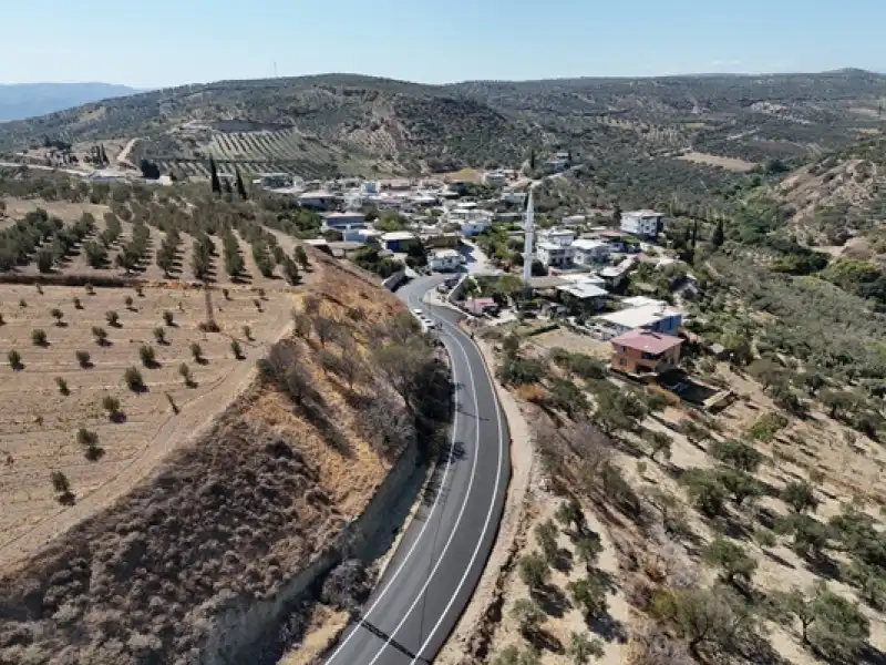 İki Ilçeyi Bağlayan Yol Asfaltlandı