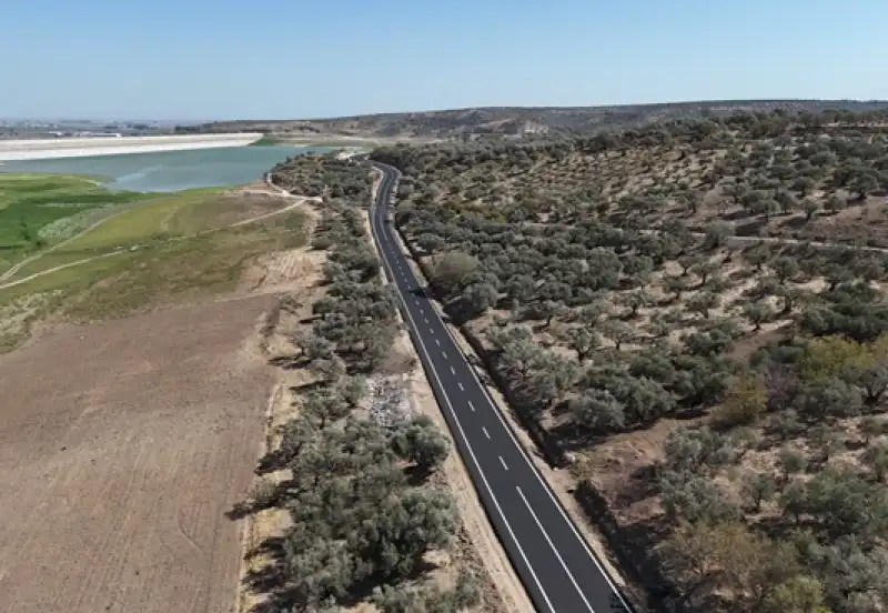 İki Ilçeyi Bağlayan Yol Asfaltlandı