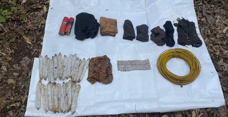 Hatay'da Mağarada PKK/KCK'lı Teröristlere Ait Patlayıcı Ve Yaşam Malzemeleri Ele Geçirildi