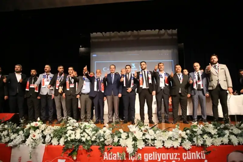 Yeniden Refah Partisi Genel Başkanı Erbakan, Partisinin Hatay Il Kongresinde Konuştu: