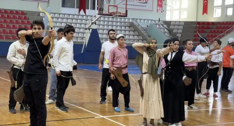 Hatay'da Okçuluk Turnuvası Düzenlendi