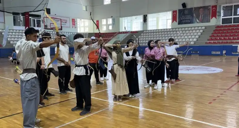 Hatay'da Okçuluk Turnuvası Düzenlendi