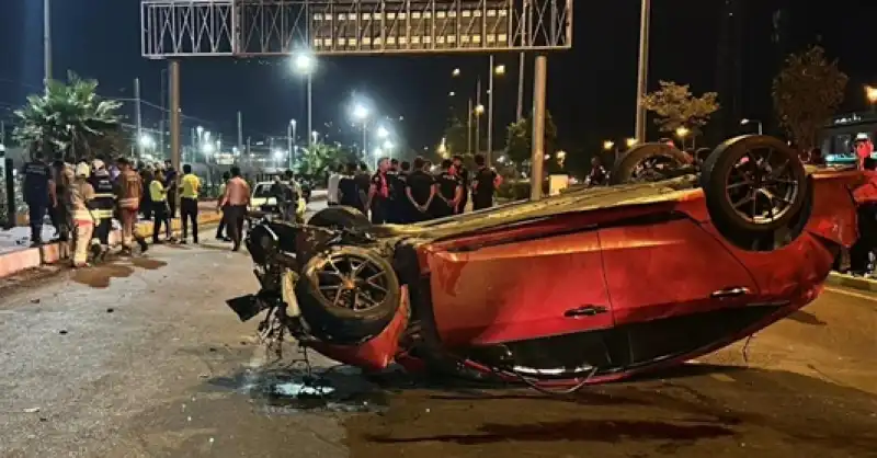 Kontrolden Çıkan Otomobil Yayaları Biçti: 3 Ölü, 3 Yaralı