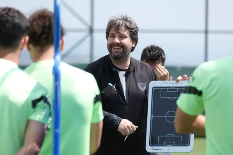 Azerbaycan Ekibinden Özhan Pulat’a Teklif!