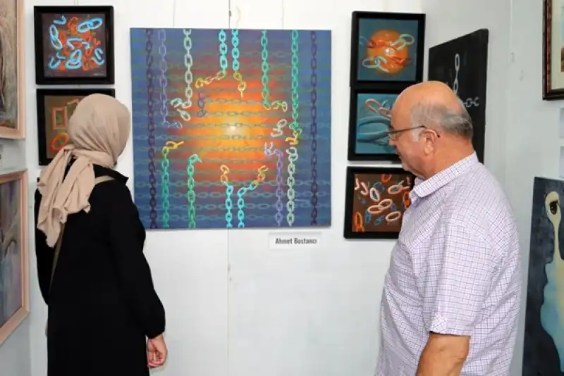 Ahmet Bostancı’nın Zincir Temalı Tabloları Büyük İlgi Gördü
