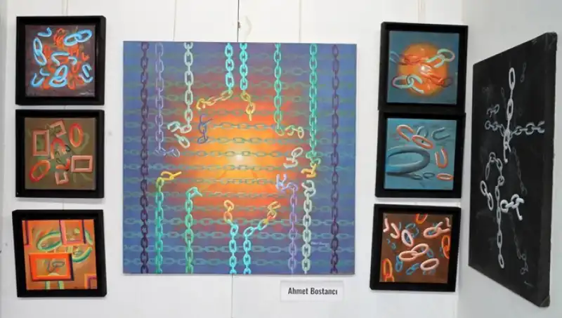 Ahmet Bostancı’nın Zincir Temalı Tabloları Büyük İlgi Gördü