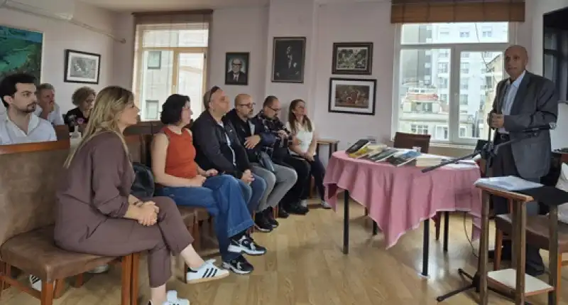 Hatay Dayanışma Derneğinde şiire Türkülere Kendimize Yolculuk 