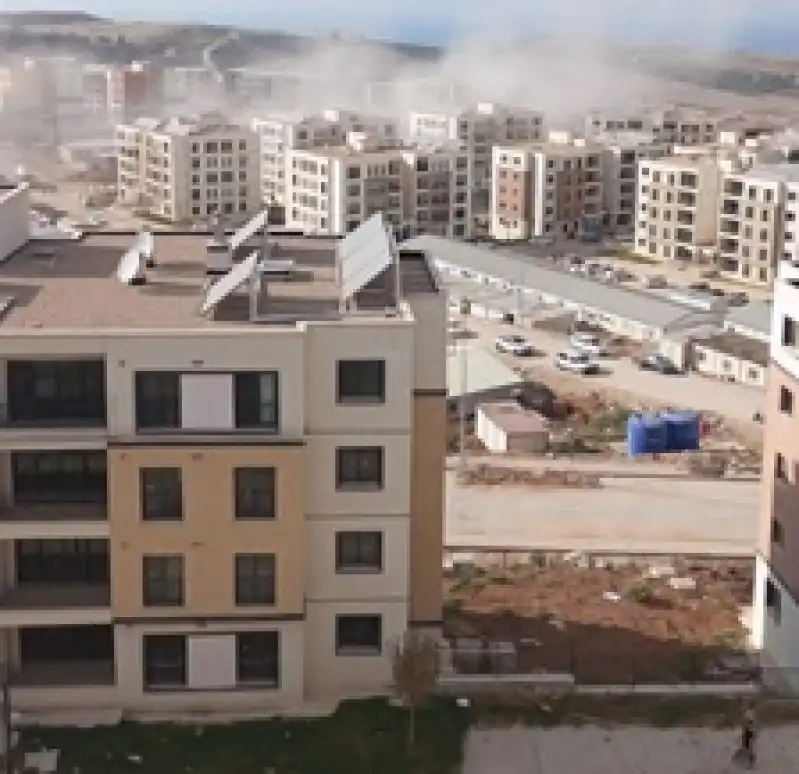 TOKİ Şantiyesinde Dinamit Patladı, Kule Vinç Devrildi!