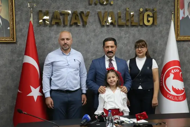 TEKNOFEST Mavi Vatan'da Birincilik Alan 8 Yaşındaki çocuğa Takdir Plaketi Verildi  