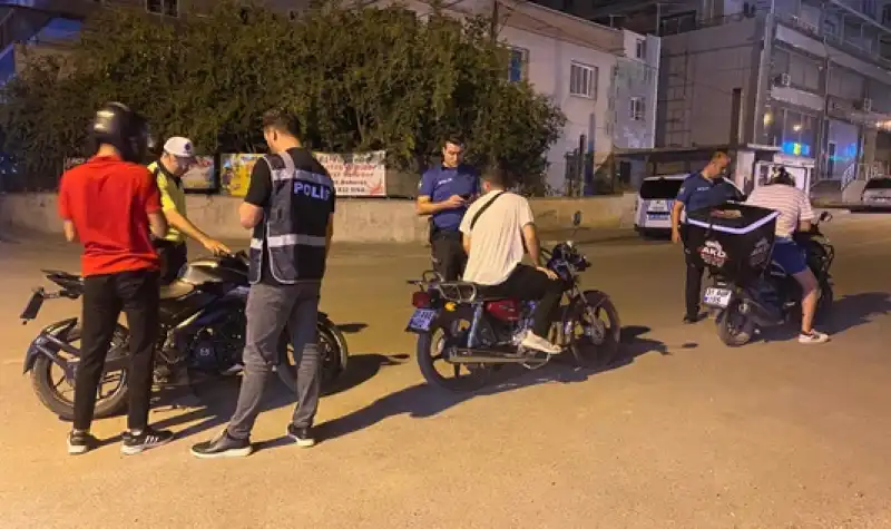 İskenderun Ilçesinde Polis Ekiplerince Asayiş Uygulaması Yapıldı 