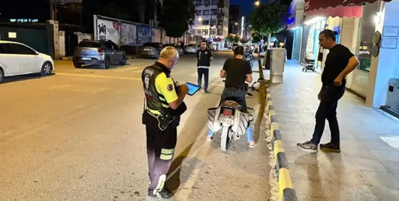 İskenderun Ilçesinde Polis Ekiplerince Asayiş Uygulaması Yapıldı 