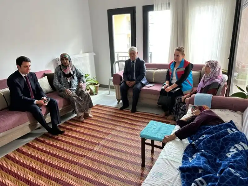 Hassa Kaymakamı Kahraman’ın Yaşlılar Ziyareti