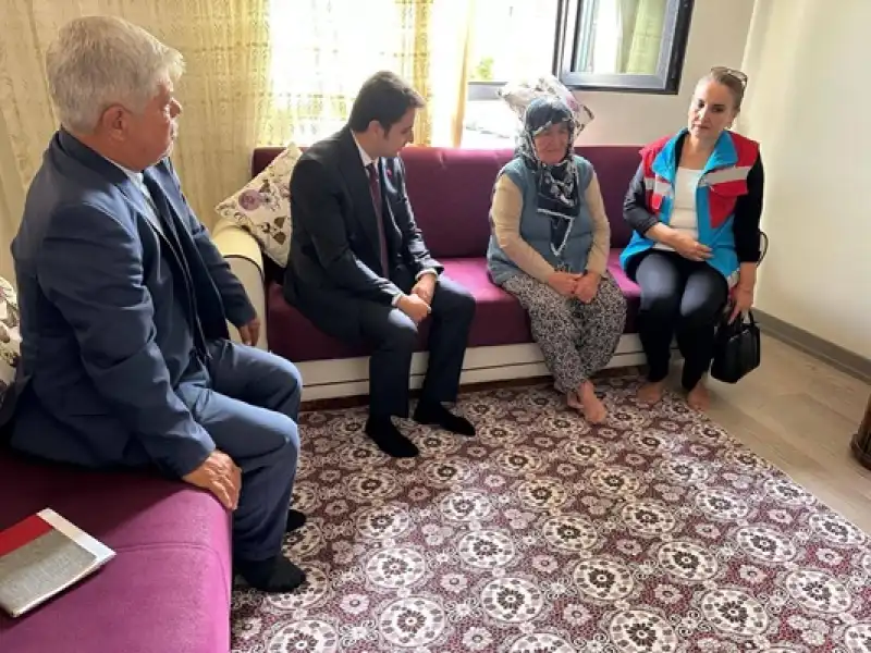 Hassa Kaymakamı Kahraman’ın Yaşlılar Ziyareti