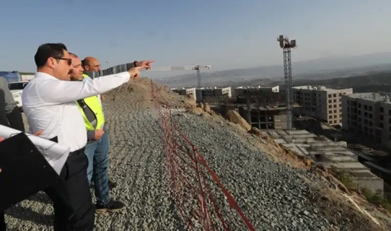 Hatay'da Afet Konutları Ve Ticaret Merkezlerinin Yapımı Sürüyor