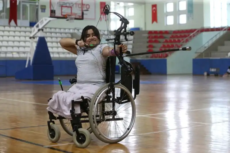 Depremde Bacaklarını Kaybeden Para Okçu Feyza Nur'un Hedefi Türkiye şampiyonluğu