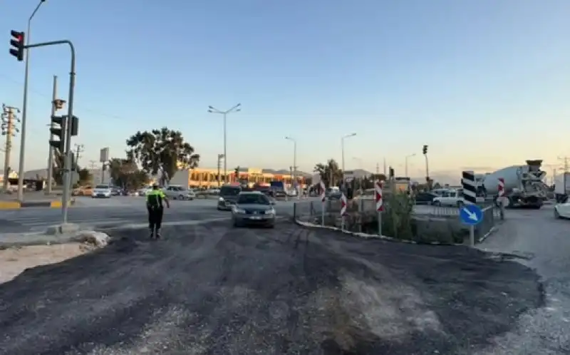 Antakya’da Dericiler Sitesi Kavşağından Eski İskenderun Yoluna Yeni Bağlantı Açıldı