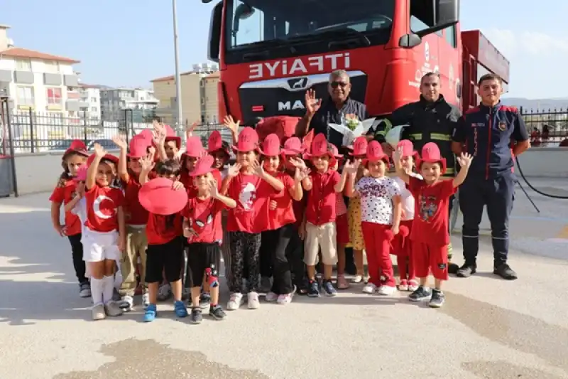 Büyükşehir Itfaiyesinden çocuklara Yangın Eğitimi