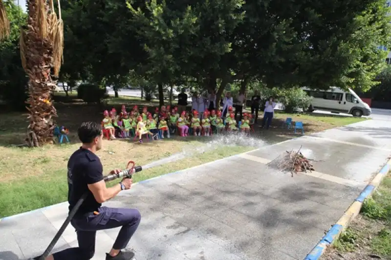 Büyükşehir Itfaiyesinden çocuklara Yangın Eğitimi