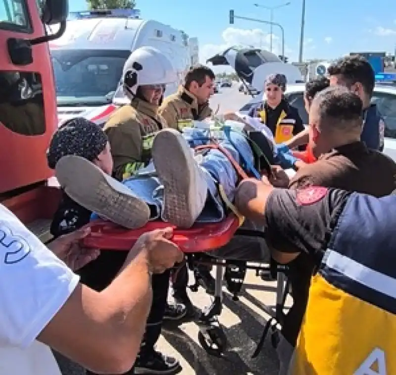 Hatay'da 2 Otomobilin çarpıştığı Kazada 4 Kişi Yaralandı