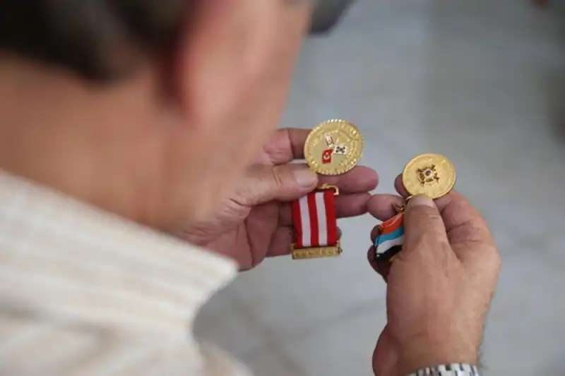 105 Yaşında Vefat Eden Kore Gazisinin Yanından Ayırmadığı Madalyaları Oğluna Emanet