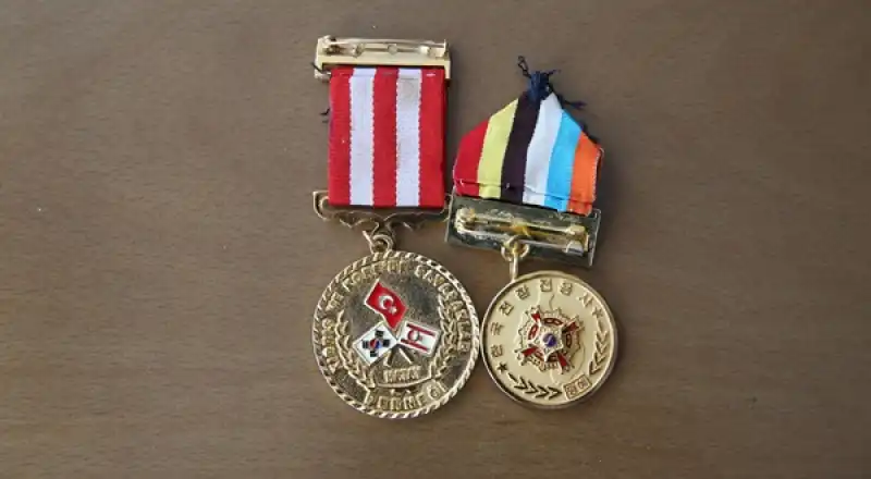 105 Yaşında Vefat Eden Kore Gazisinin Yanından Ayırmadığı Madalyaları Oğluna Emanet