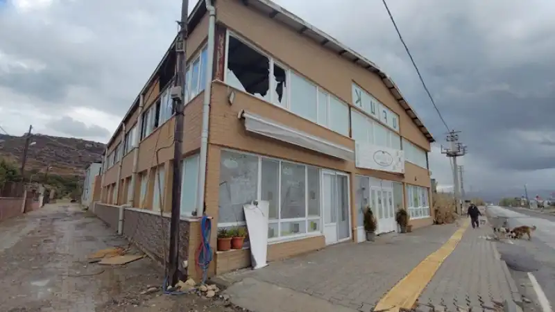 Hatay Samandağ’da Sağanak Ve şiddetli Rüzgar Etkili Oldu