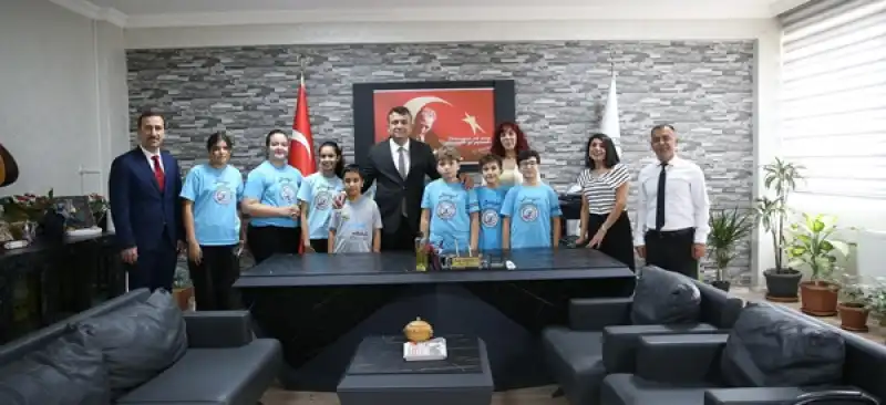 Dörtyol Kaymakamı Mehmet Keklik TEKNOFEST'e Katılan öğrencilerle Buluştu 