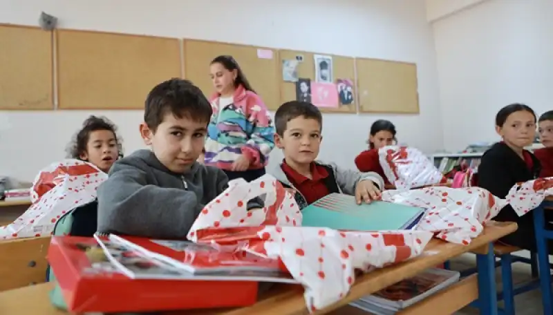 Hatay'da Ilkokul öğrencilerine Destek