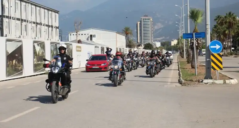 Hatay'da Motosikletliler DMD Hastası çocuk Için Konvoy Oluşturdu